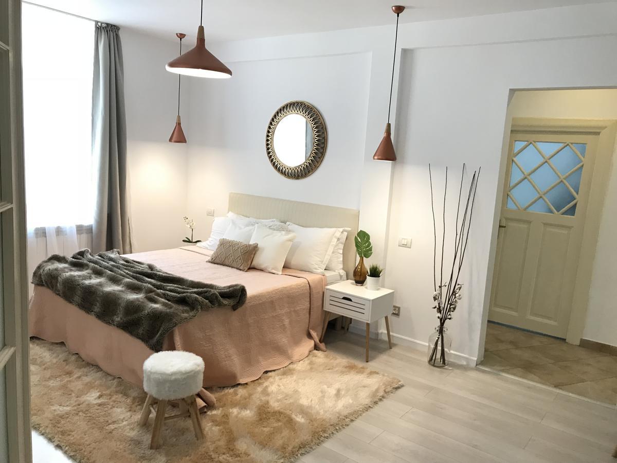 Metropole Apartments Invilla Old City Букурещ Екстериор снимка