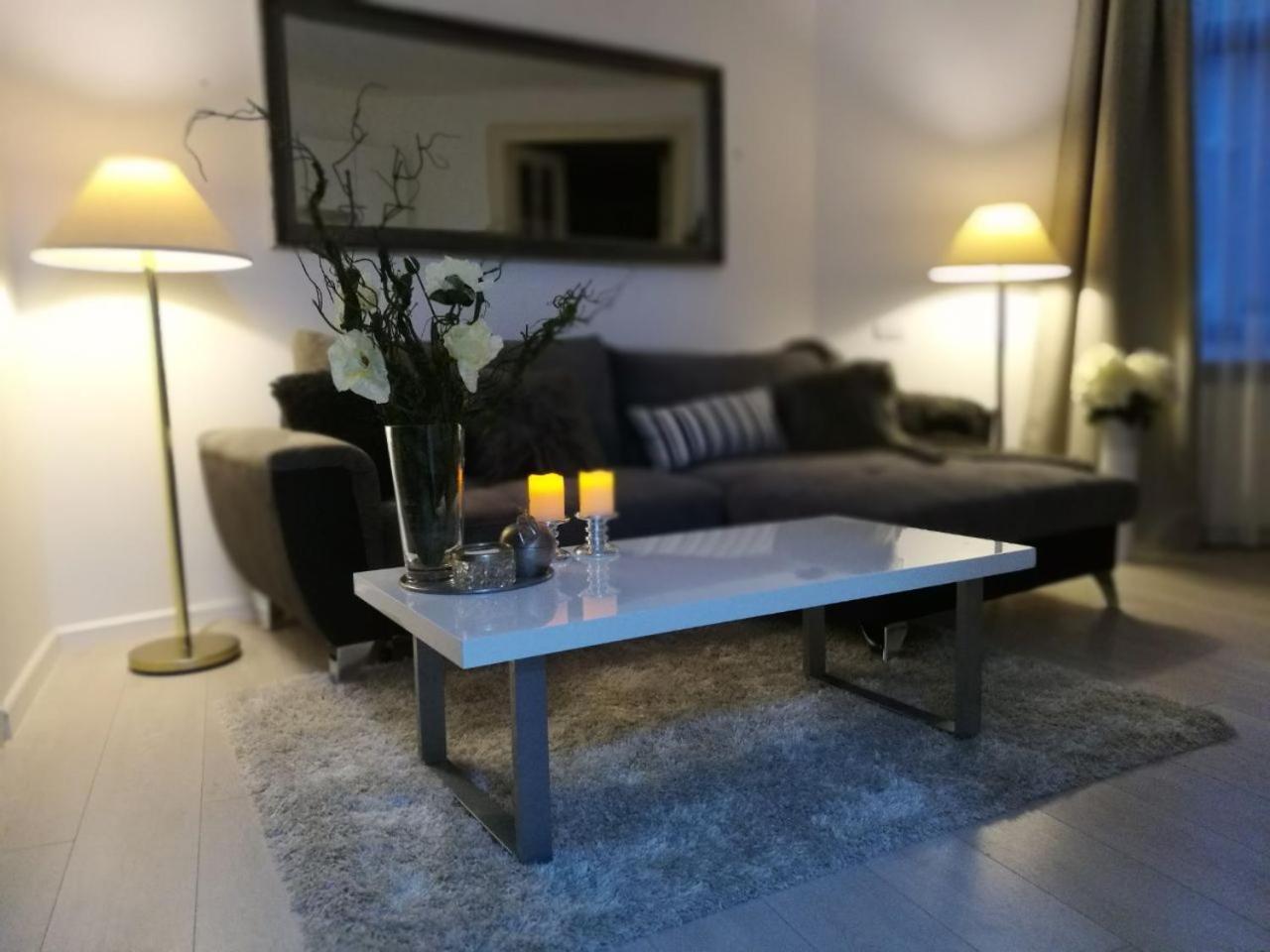 Metropole Apartments Invilla Old City Букурещ Екстериор снимка