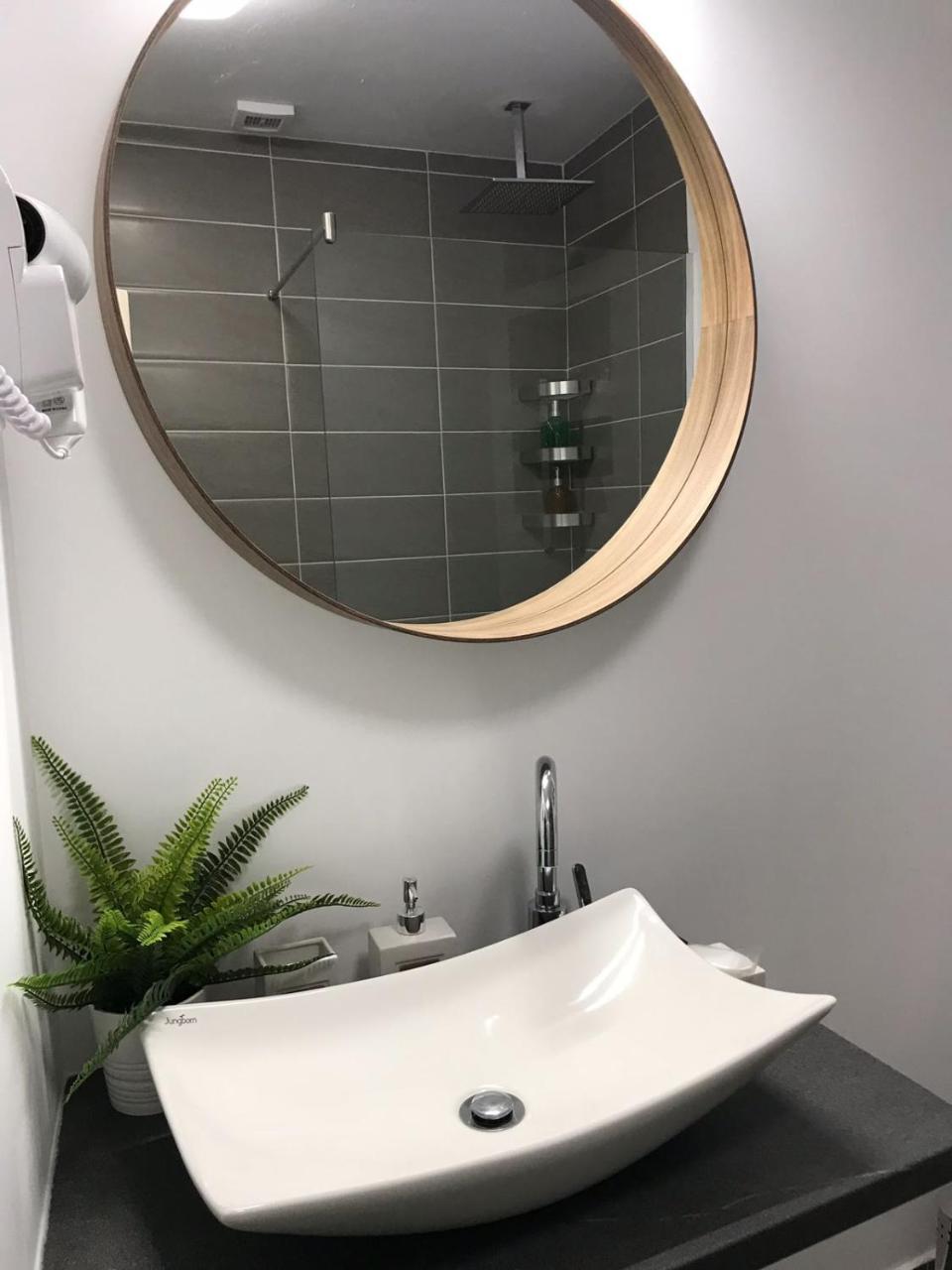Metropole Apartments Invilla Old City Букурещ Екстериор снимка