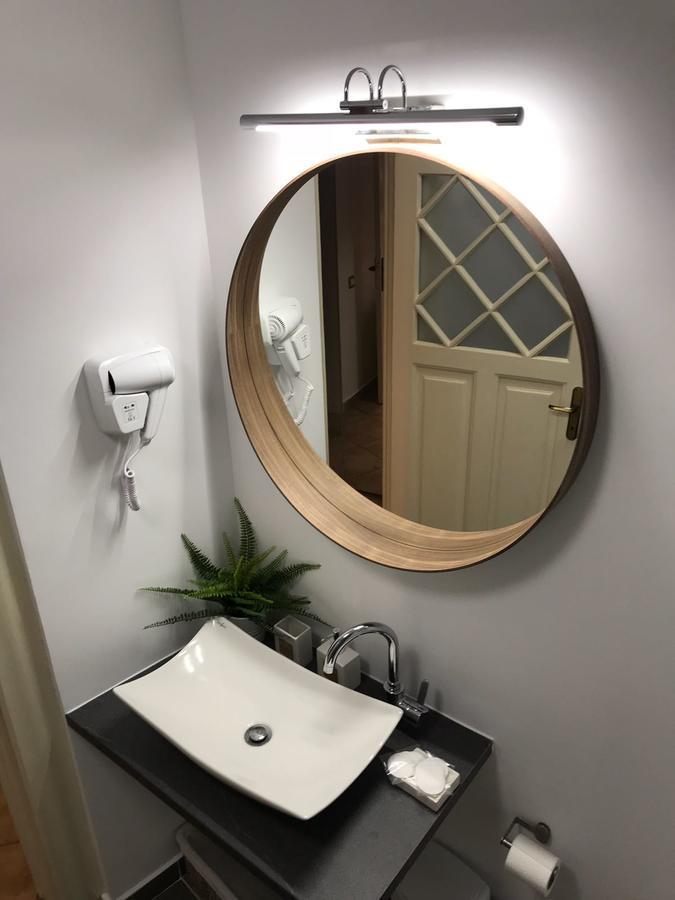 Metropole Apartments Invilla Old City Букурещ Екстериор снимка