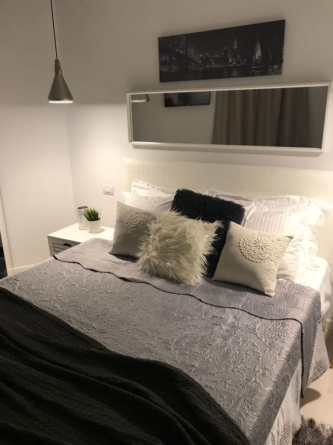 Metropole Apartments Invilla Old City Букурещ Екстериор снимка