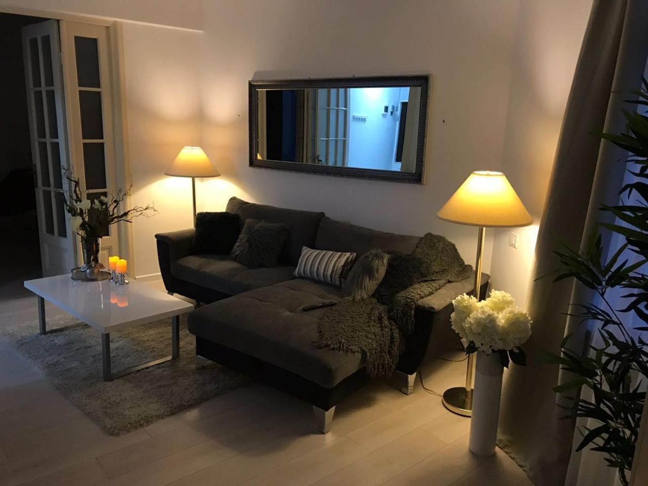 Metropole Apartments Invilla Old City Букурещ Екстериор снимка